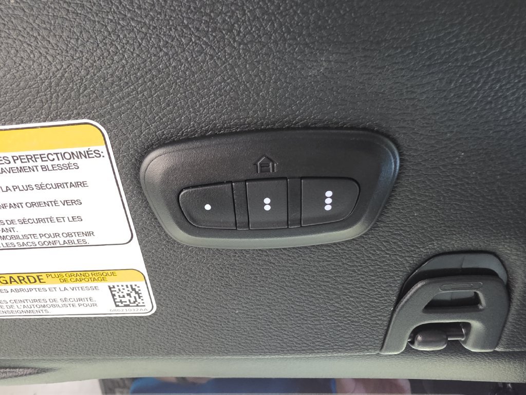Used 2024 Jeep Gladiator Mojave AWD/4WD image 29