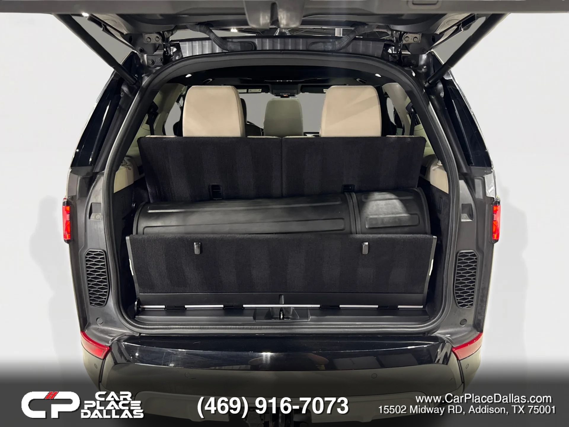 Used 2020 Land Rover Discovery Landmark AWD/4WD image 16