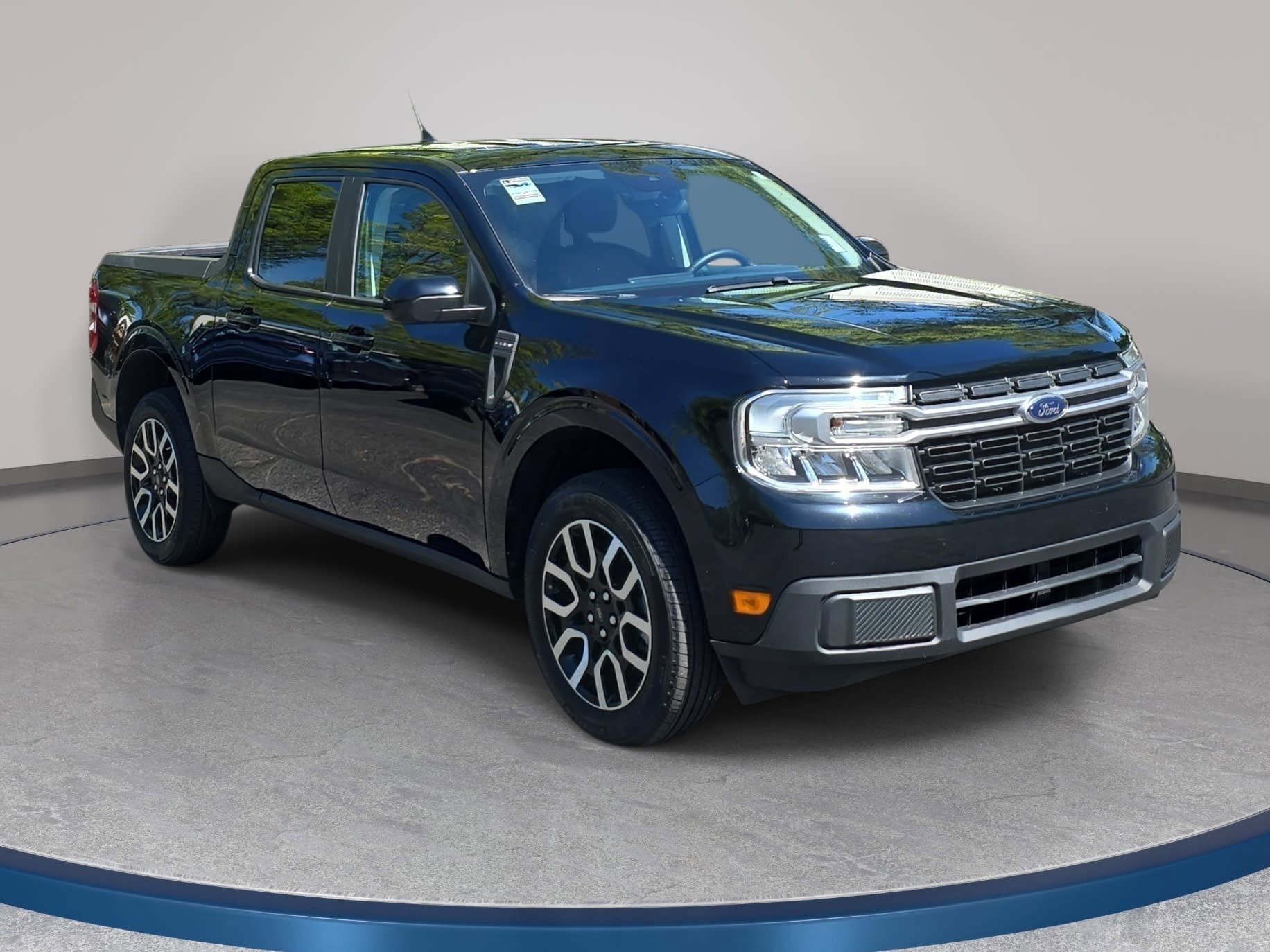 Used 2023 Ford Maverick Lariat FWD image 3