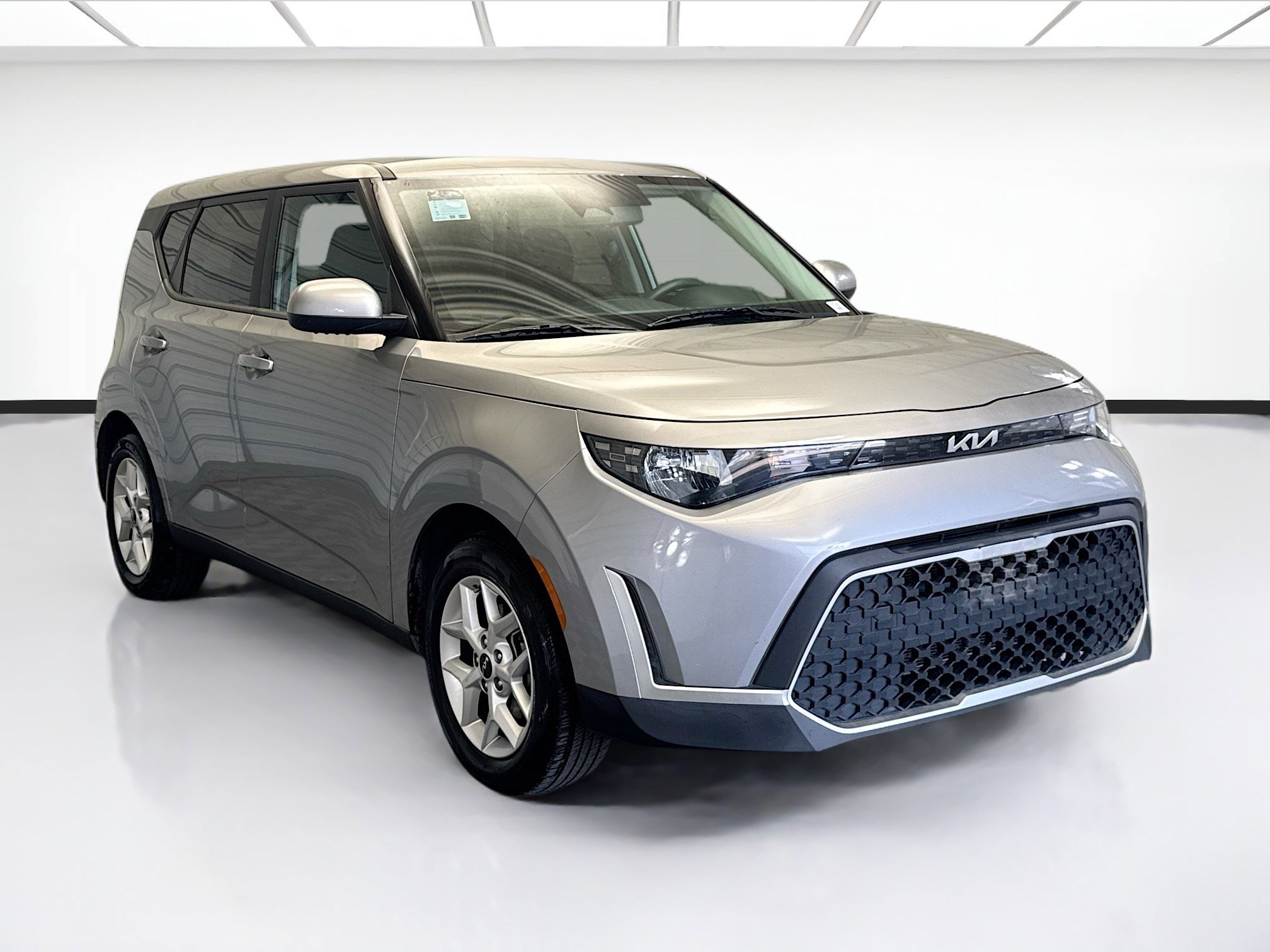 Used 2023 Kia Soul LX w/ Option Group 015 image 3