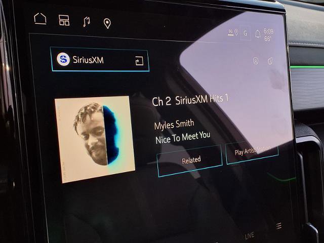 New 2026 GMC Acadia AT4 w/ Luxury Package AWD/4WD image 6