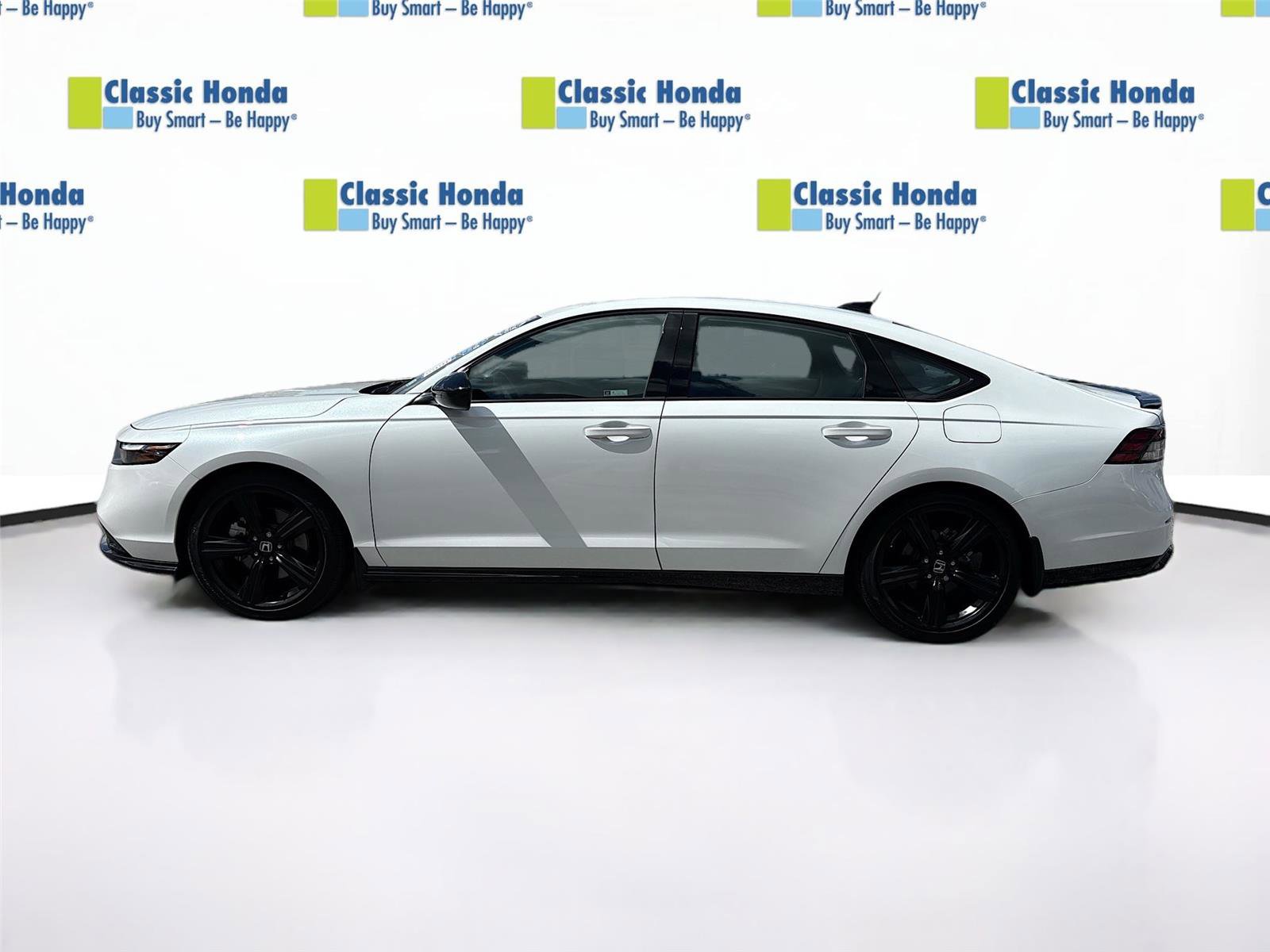 Used 2023 Honda Accord Sport image 4