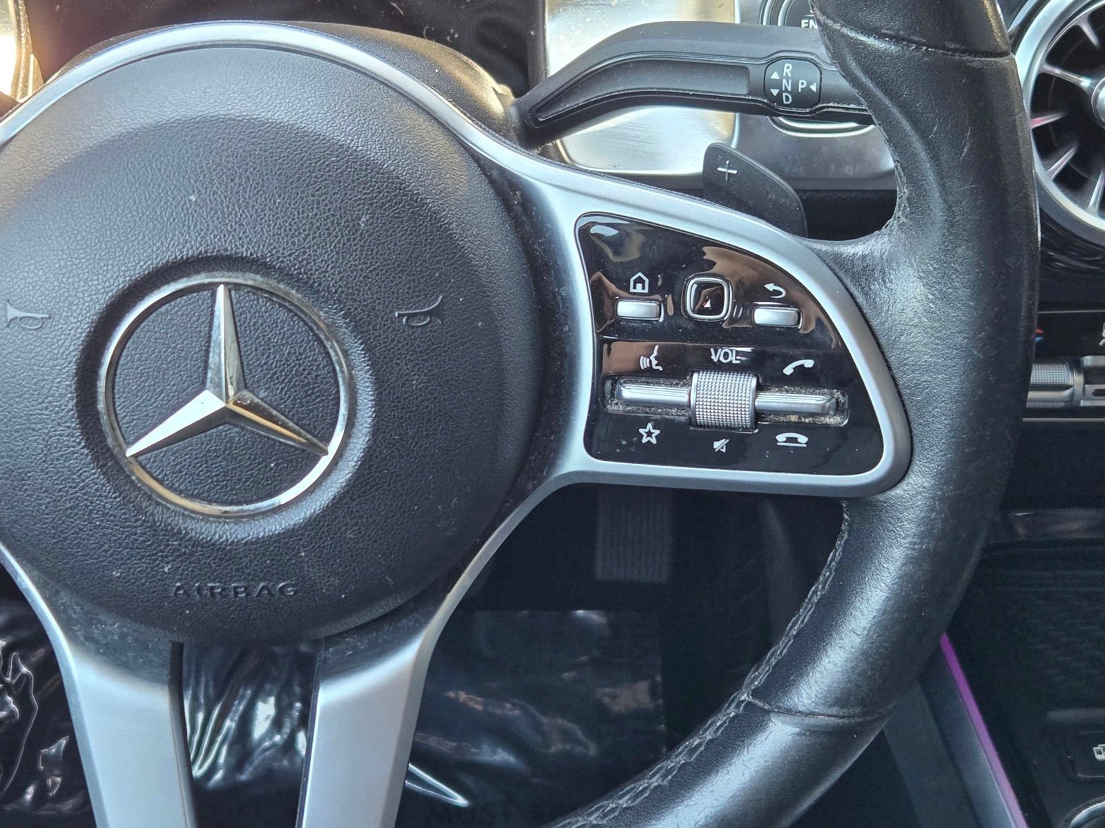 Used 2021 Mercedes-Benz GLB 250 4MATIC w/ Premium Package image 17