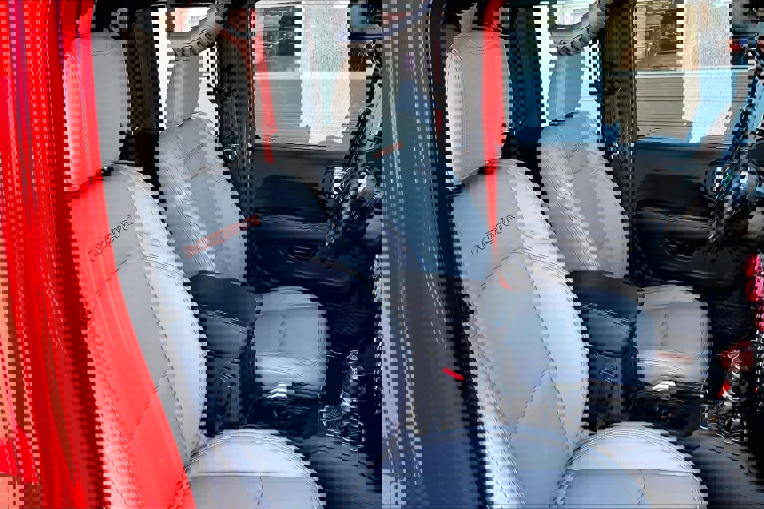 Used 2022 Jeep Gladiator Mojave w/ Cold Weather Group image 9