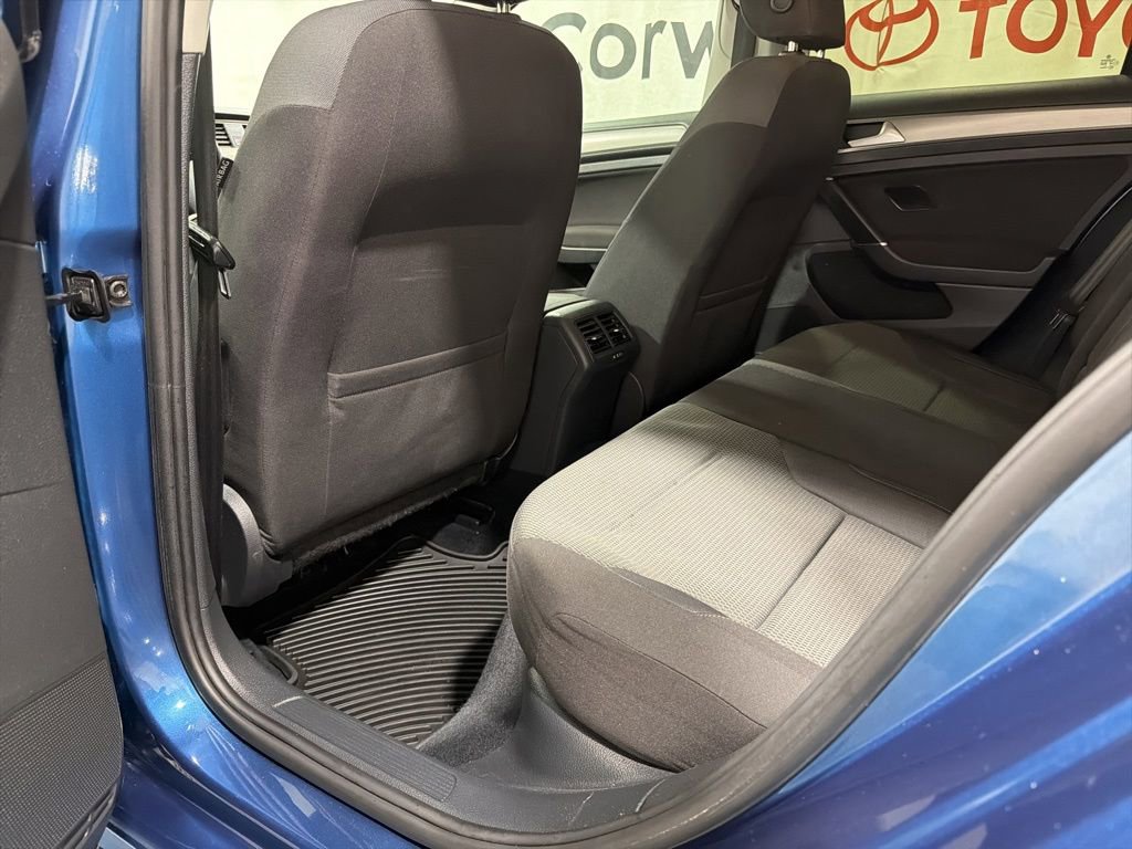 Used 2016 Volkswagen Golf S FWD image 19
