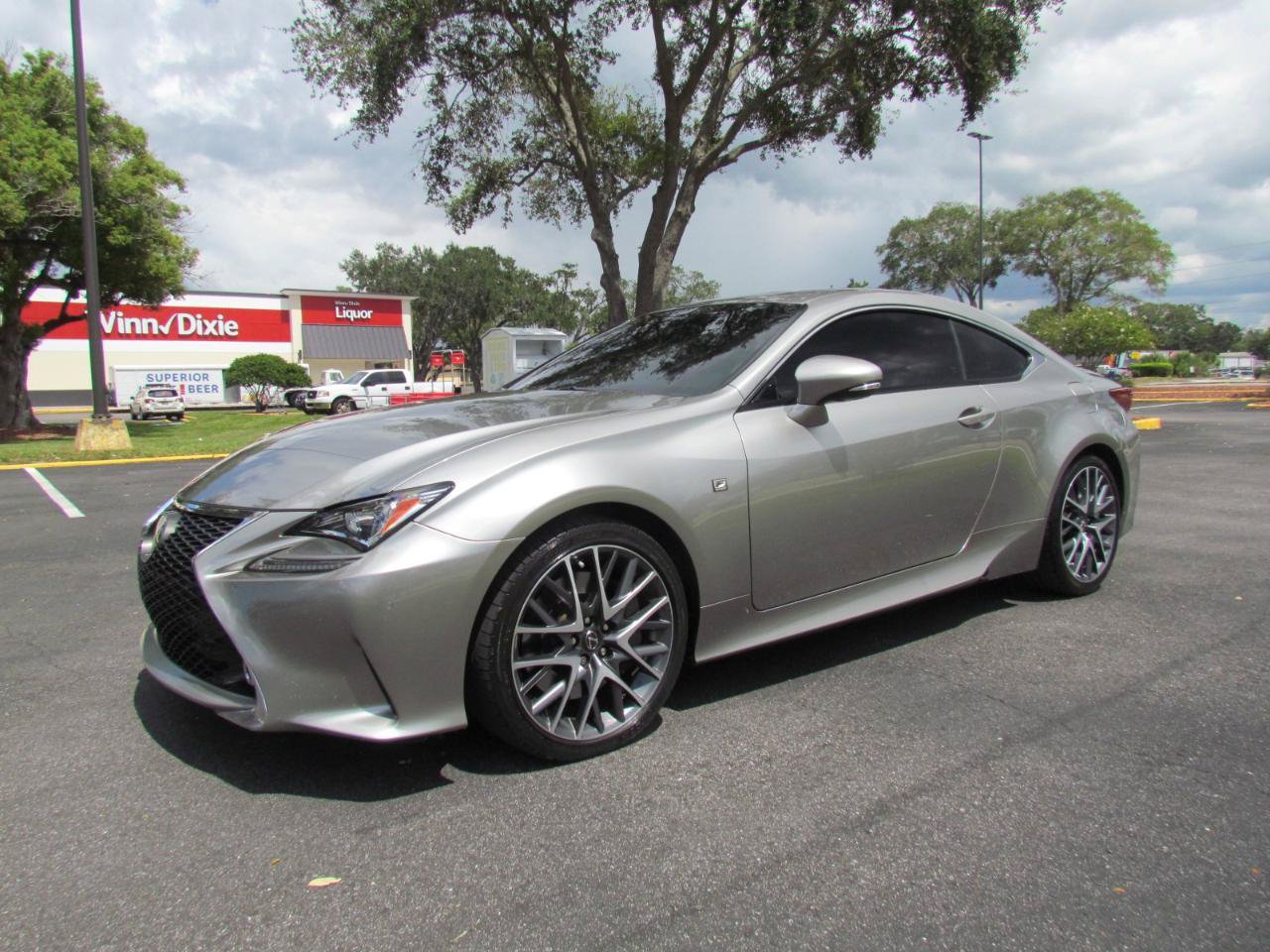 Used 2016 Lexus RC 200t RWD image 2