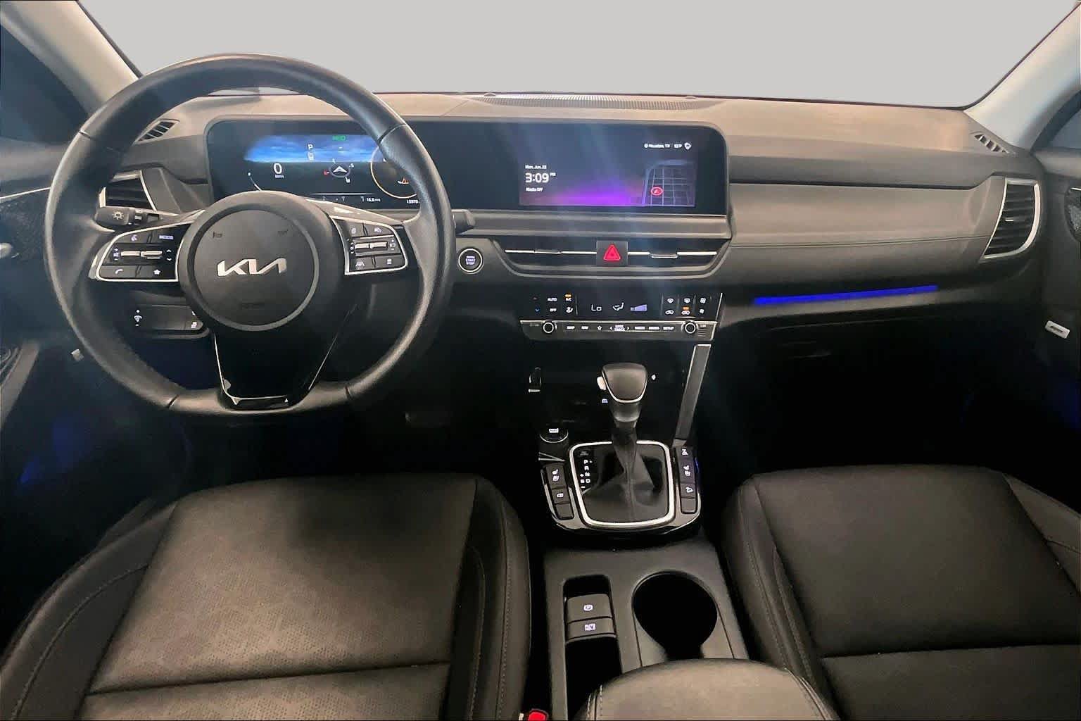Used 2024 Kia Seltos SX w/ SX Sunroof Package AWD/4WD image 14