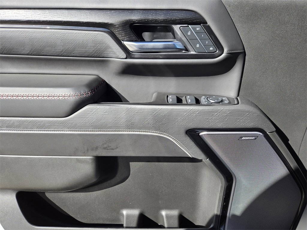 Used 2025 GMC Sierra 2500 AT4X image 25