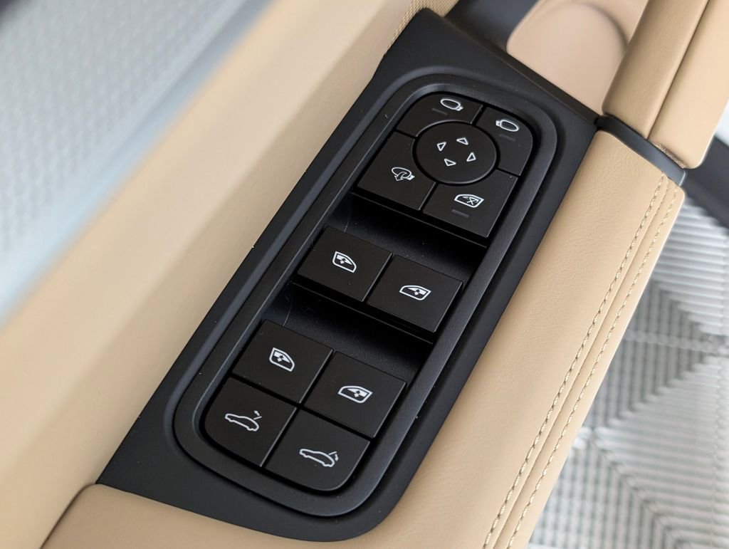 New 2026 Porsche Cayenne image 26