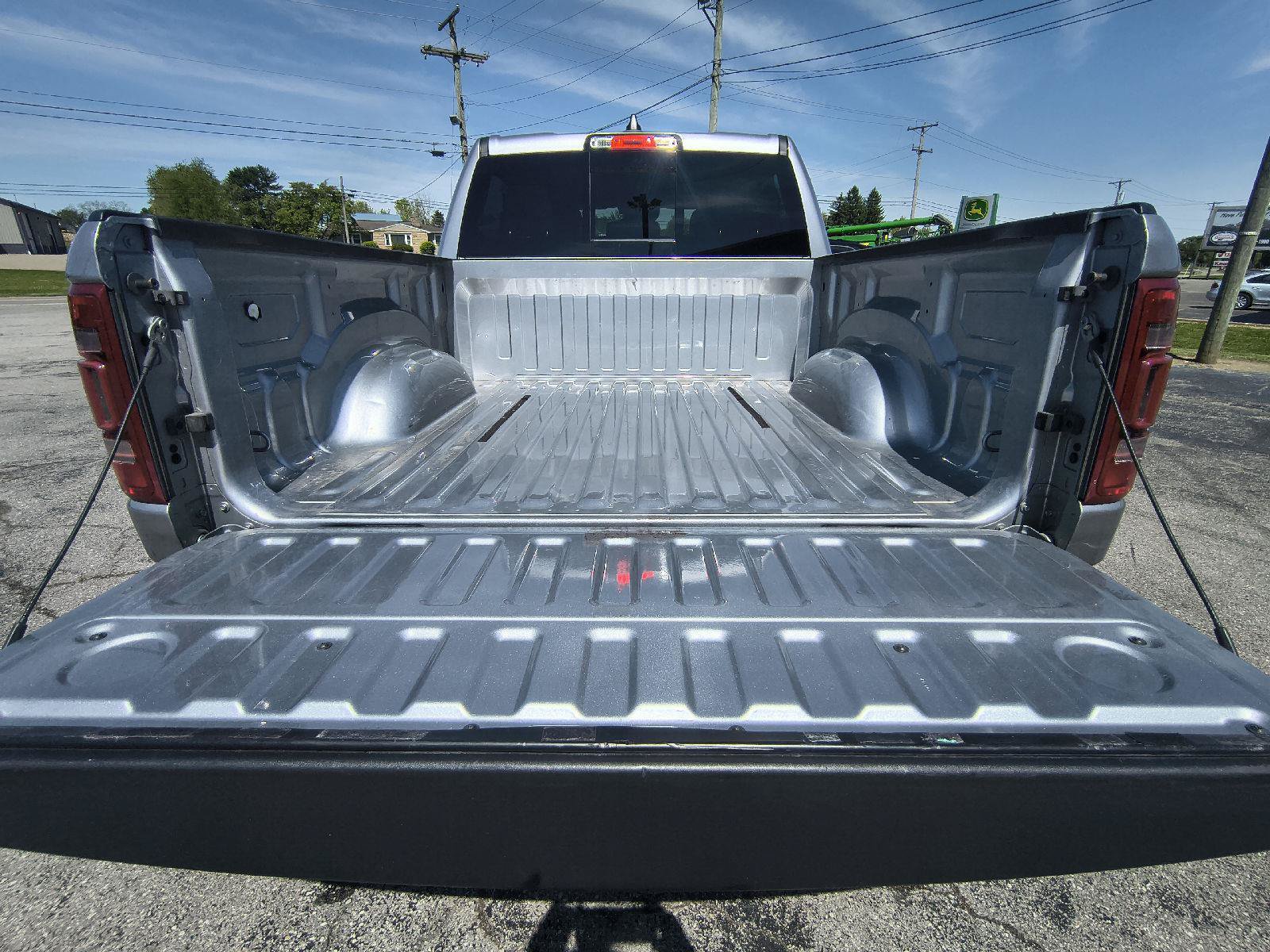 Used 2022 RAM 1500 Laramie AWD/4WD image 29