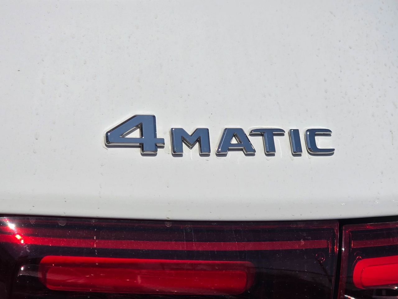 Used 2025 Mercedes-Benz GLB 250 4MATIC image 7