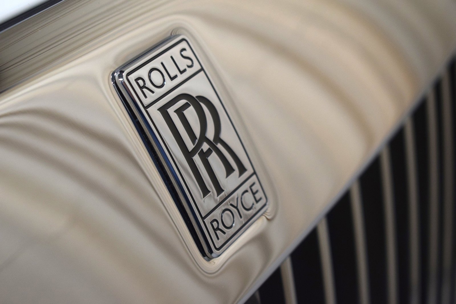 New 2025 Rolls-Royce Spectre w/ Leather Finishing Pack image 6