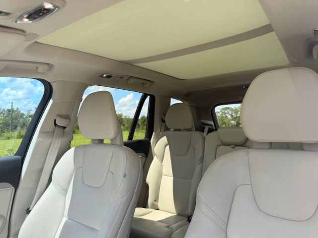 Used 2022 Volvo XC90 T5 Momentum w/ Protection Package Premier FWD image 10