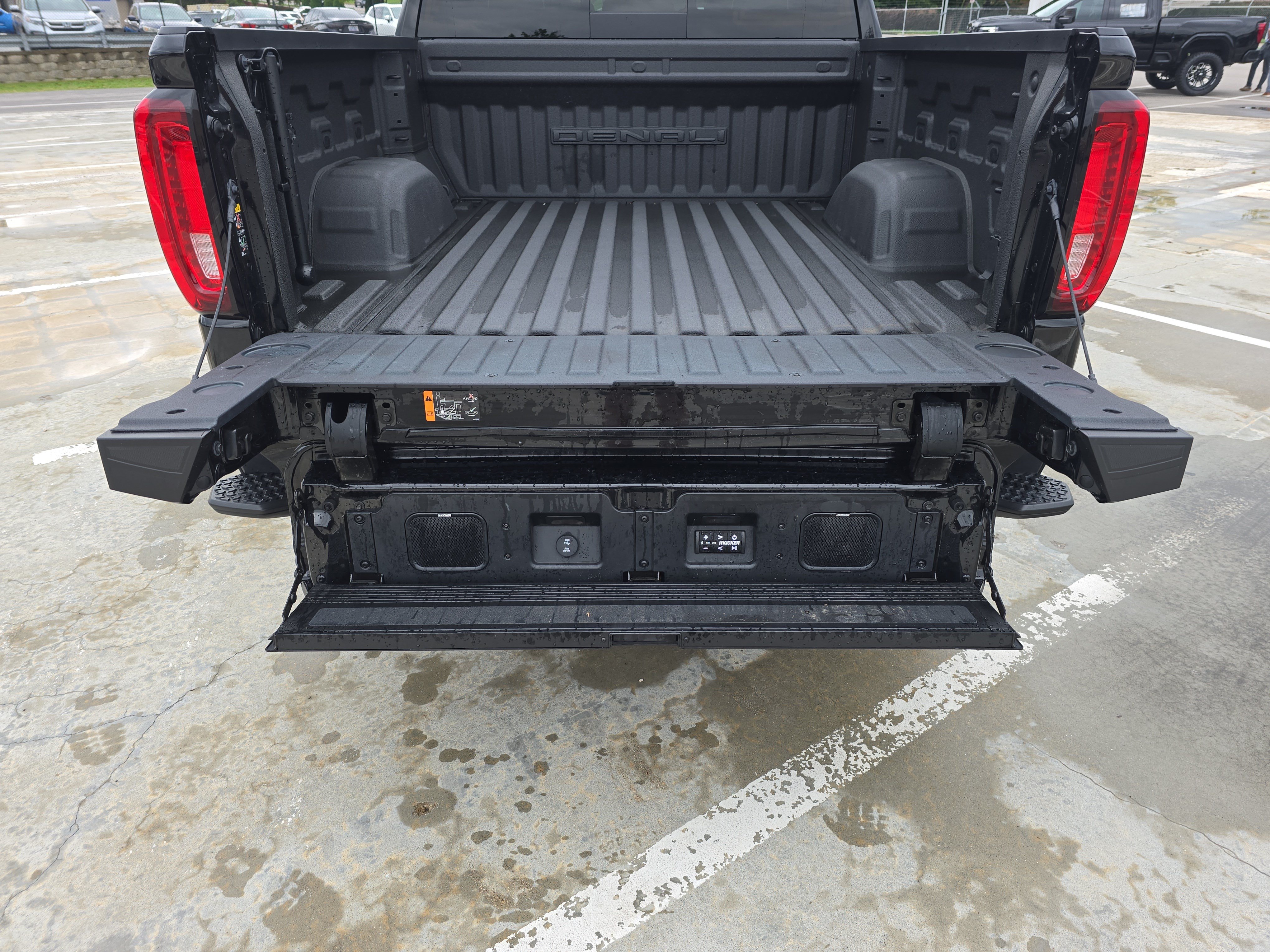 Used 2024 GMC Sierra 1500 Denali Ultimate AWD/4WD image 14