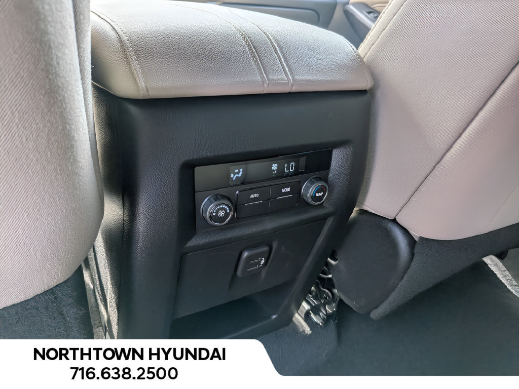 Used 2023 Chevrolet Traverse LS AWD/4WD image 28
