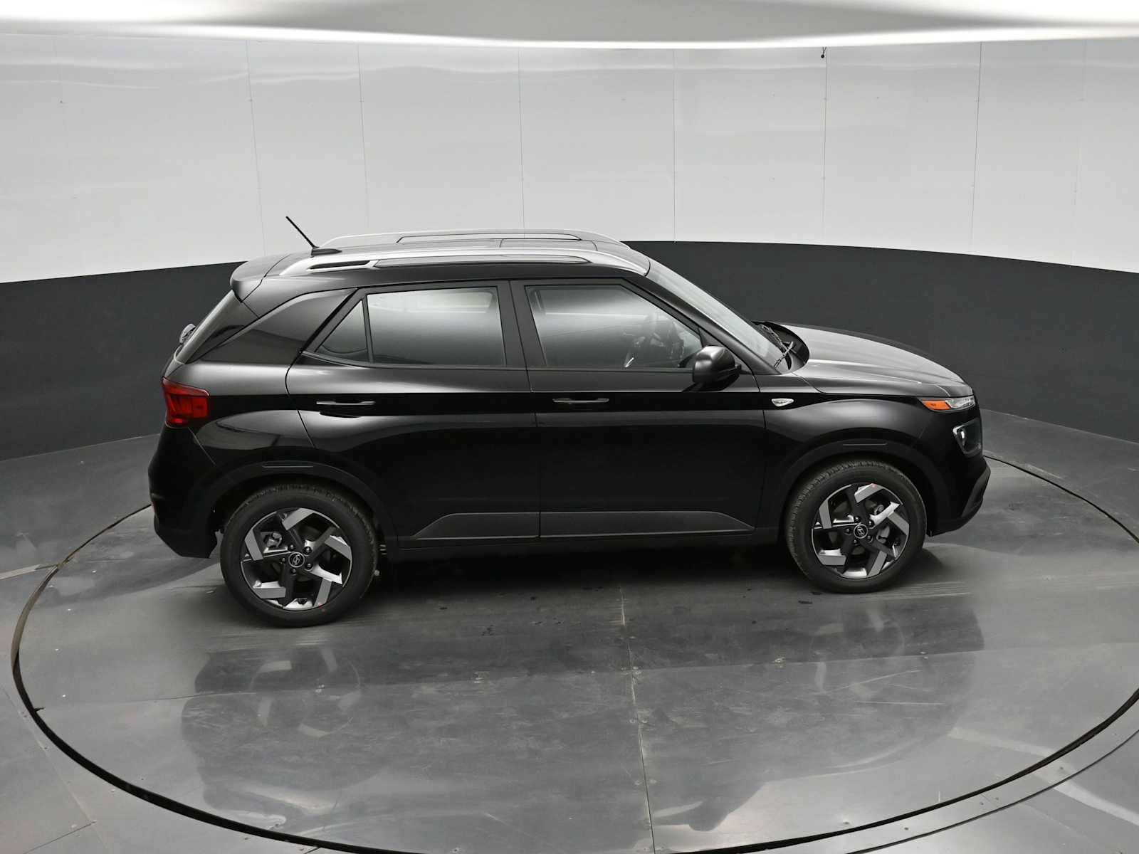 New 2026 Hyundai Venue SEL FWD image 31