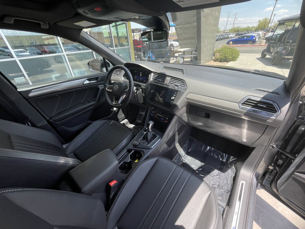 Used 2023 Volkswagen Tiguan SE R-Line image 23