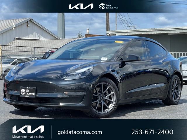 Used 2023 Tesla Model 3 Standard Range image 1