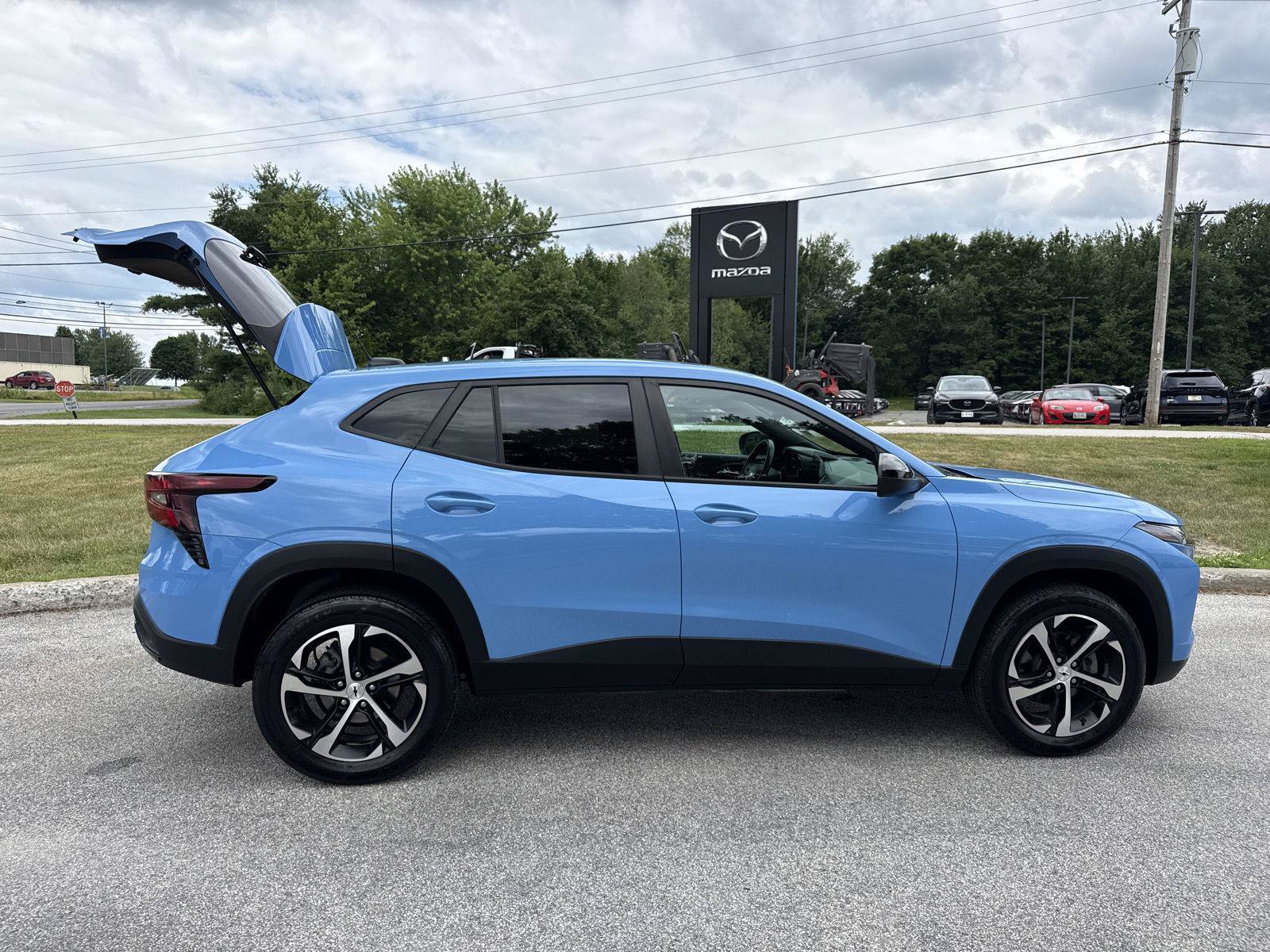 Used 2024 Chevrolet Trax RS w/ Driver Confidence Package FWD image 12