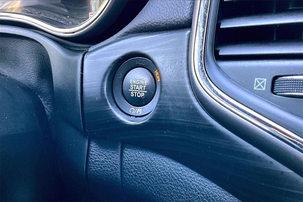 Certified 2021 Jeep Grand Cherokee Laredo image 26