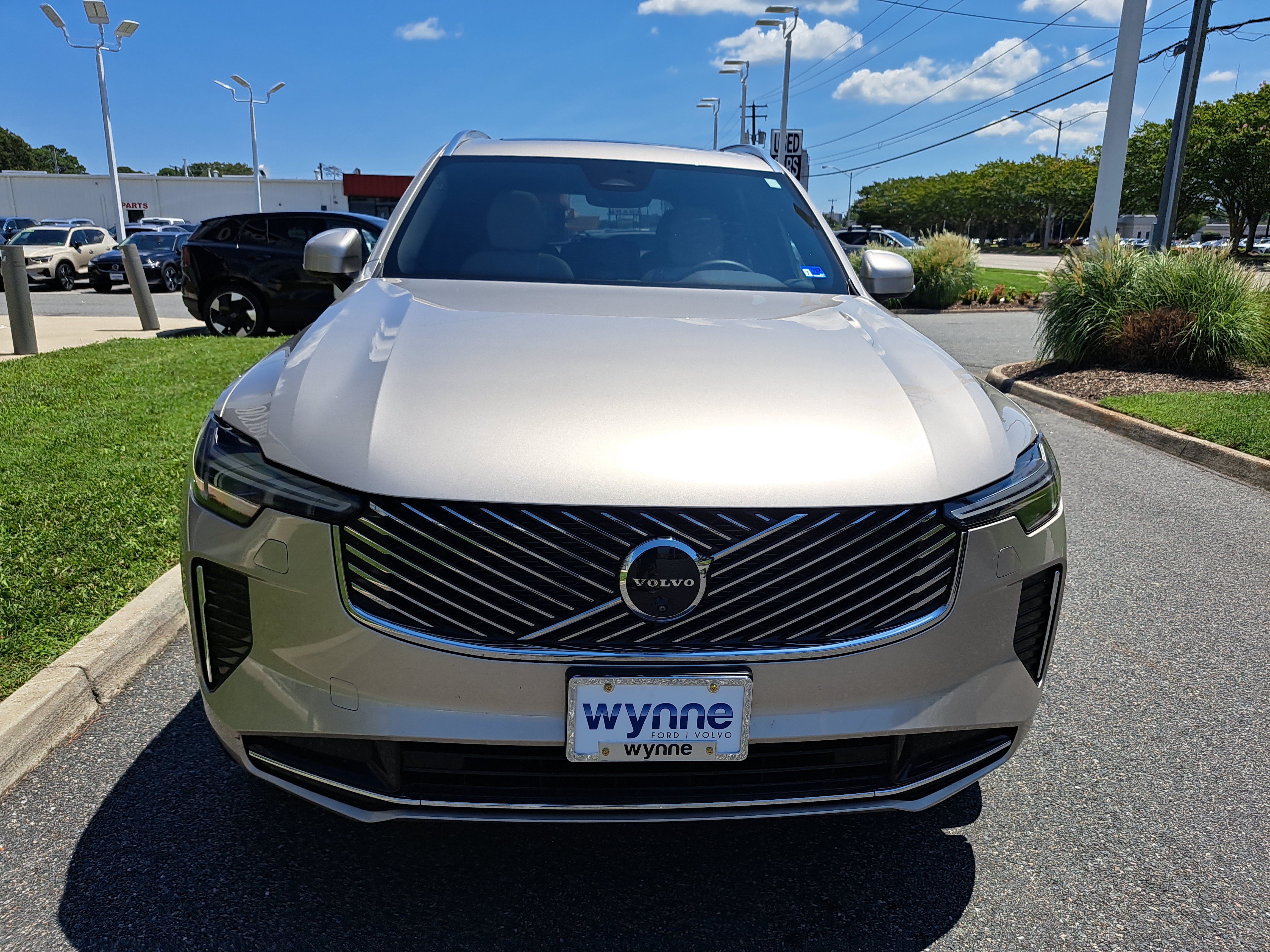 New 2025 Volvo XC90 B5 Plus AWD/4WD image 3