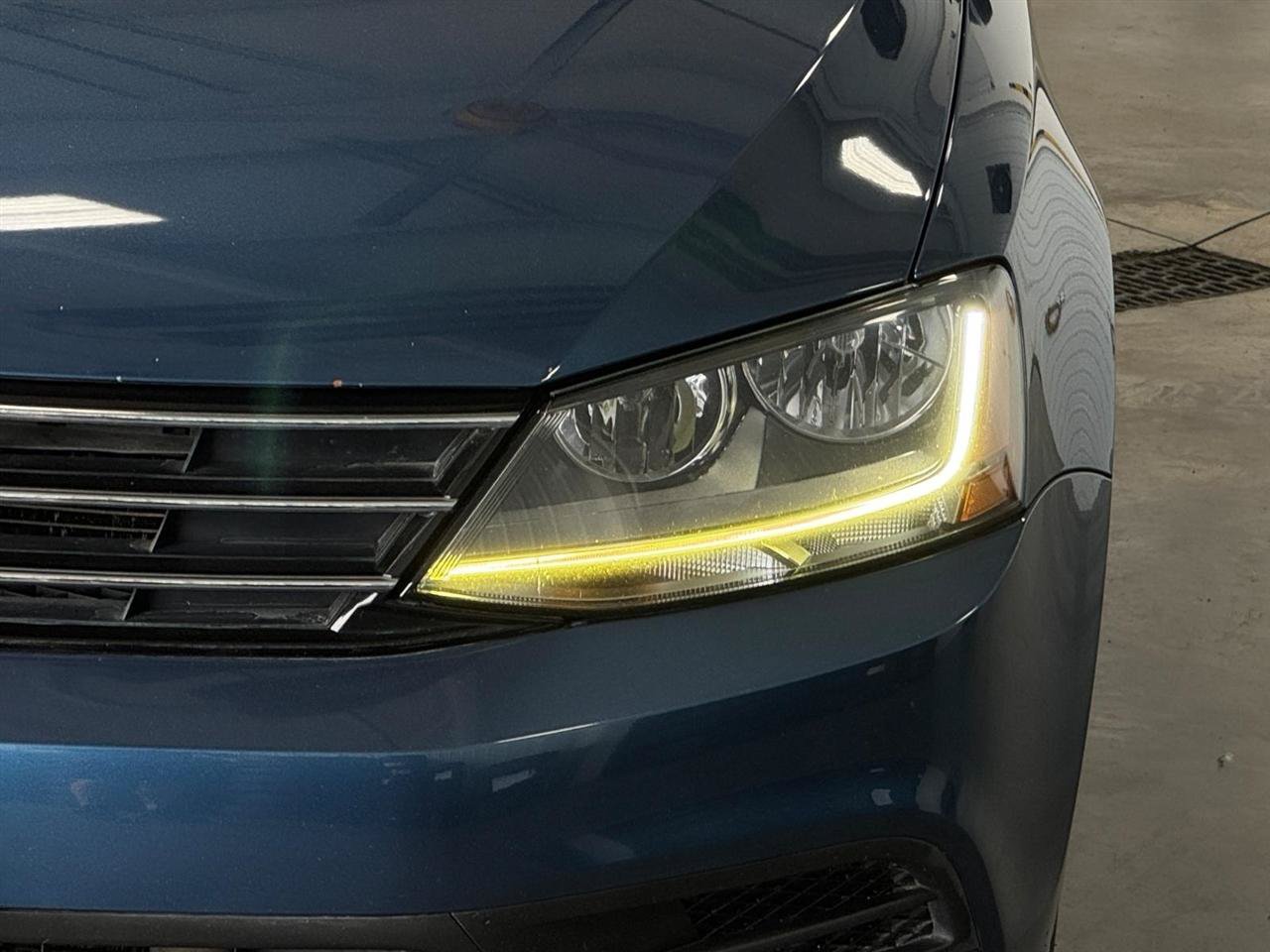Used 2017 Volkswagen Jetta SE FWD image 31