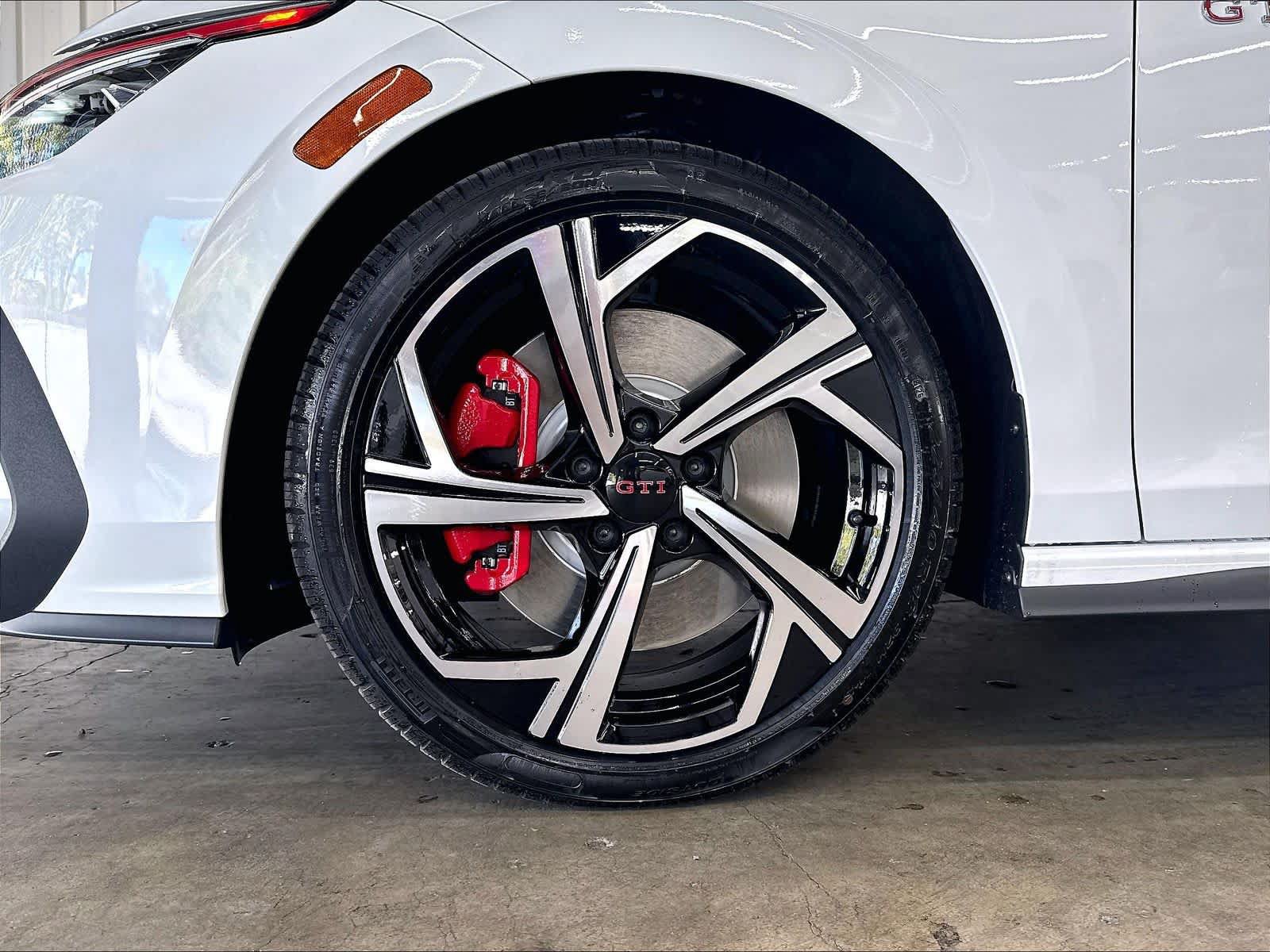New 2026 Volkswagen GTI SE FWD image 13