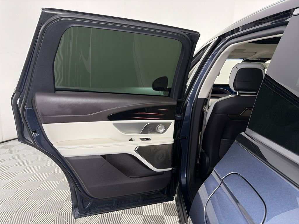 Used 2024 Lincoln Nautilus Black Label image 12