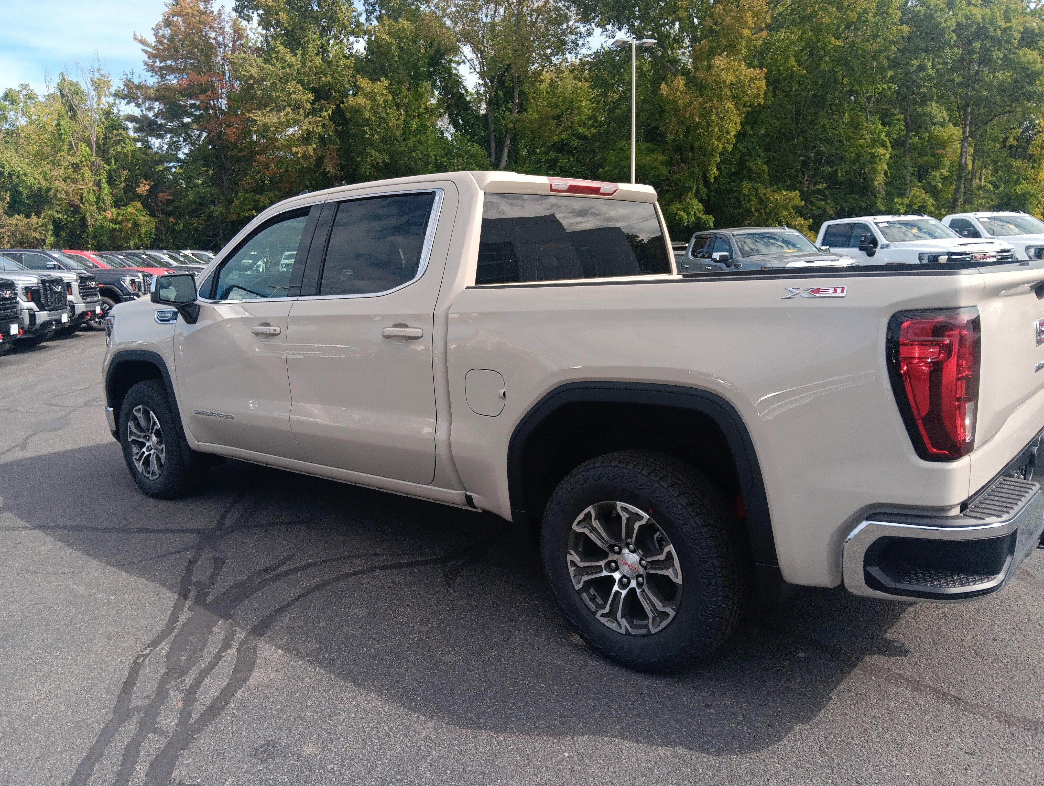 New 2026 GMC Sierra 1500 SLE w/ X31 Off-Road Package AWD/4WD image 3
