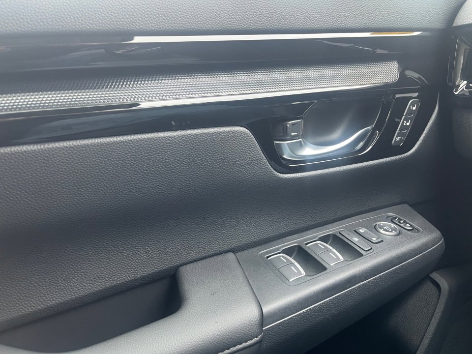 Used 2025 Honda CR-V EX-L image 32