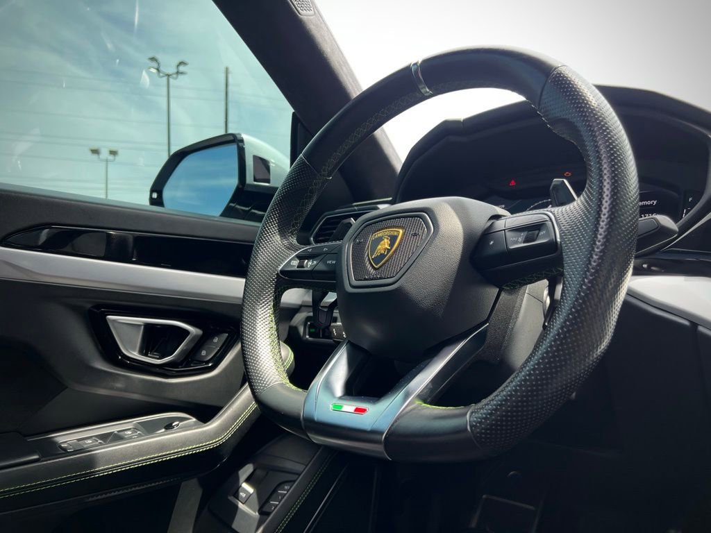 Used 2022 Lamborghini Urus image 49