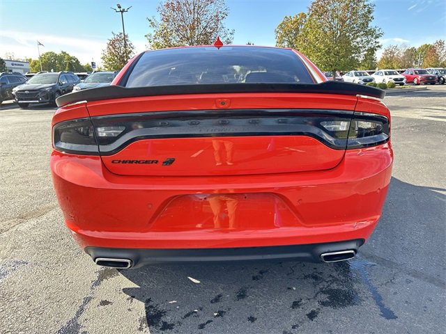 Used 2020 Dodge Charger SXT w/ Blacktop Package image 10