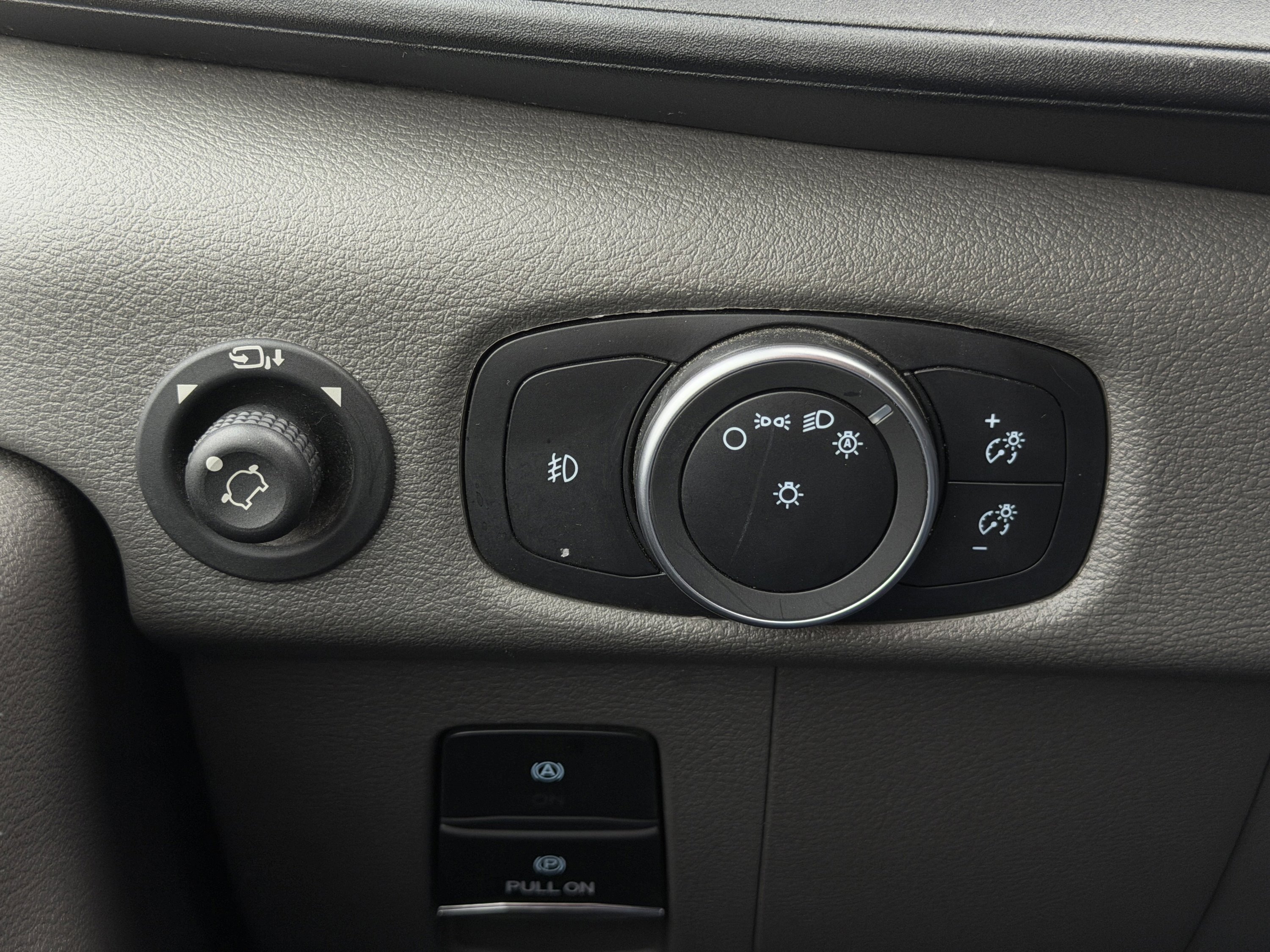 Used 2023 Ford Transit 350 XLT image 39