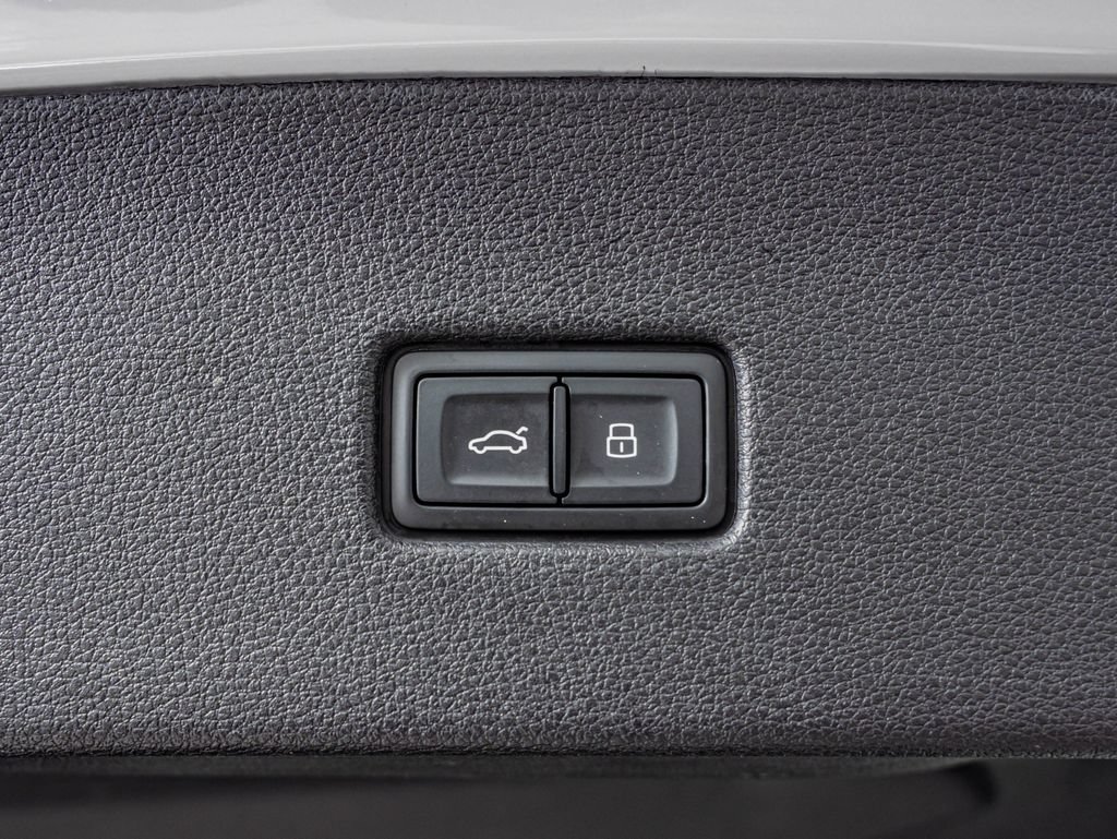 Used 2023 Audi SQ8 Prestige AWD/4WD image 44