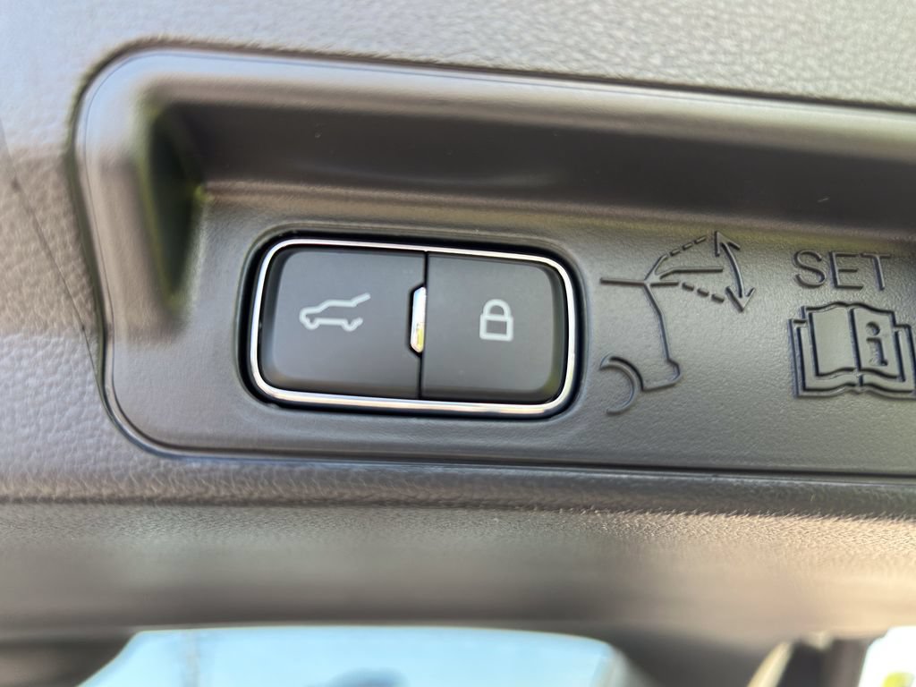New 2026 Ford Explorer ST-Line AWD/4WD image 19