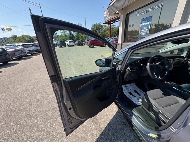 Used 2023 Chevrolet Bolt LT FWD image 9