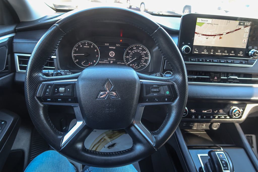 Used 2024 Mitsubishi Outlander image 28