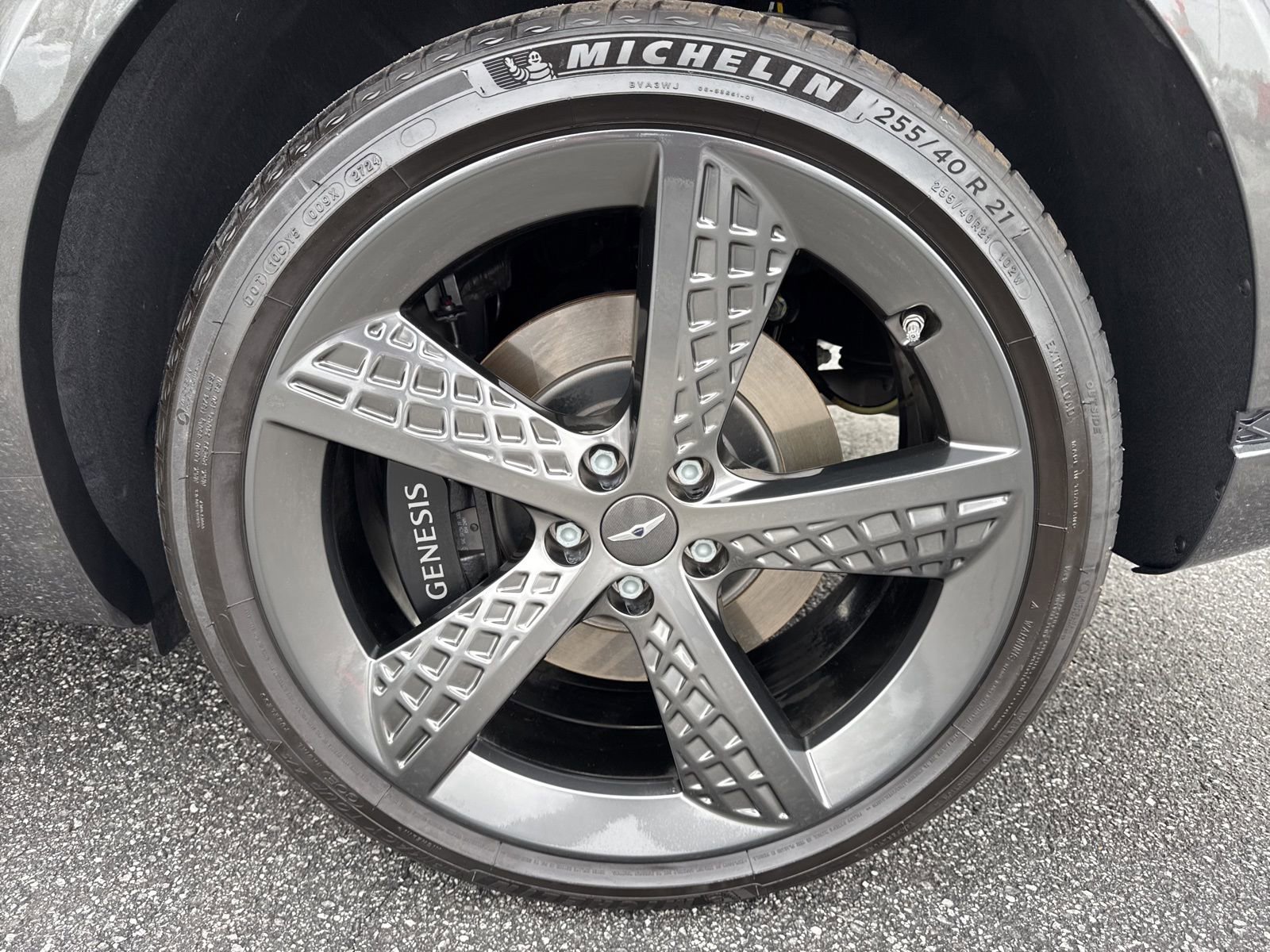 Used 2025 Genesis GV70 3.5T Sport w/ Sport Prestige Package image 9