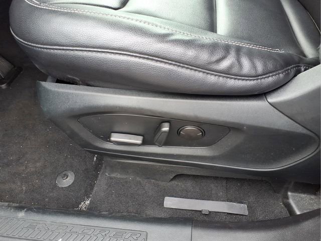 Used 2021 Ford Explorer XLT w/ Equipment Group 202A image 12