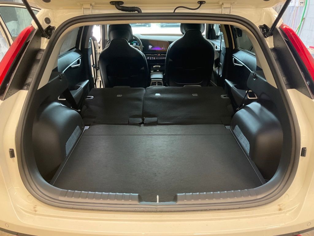 Certified 2025 Kia Niro EX Touring image 23