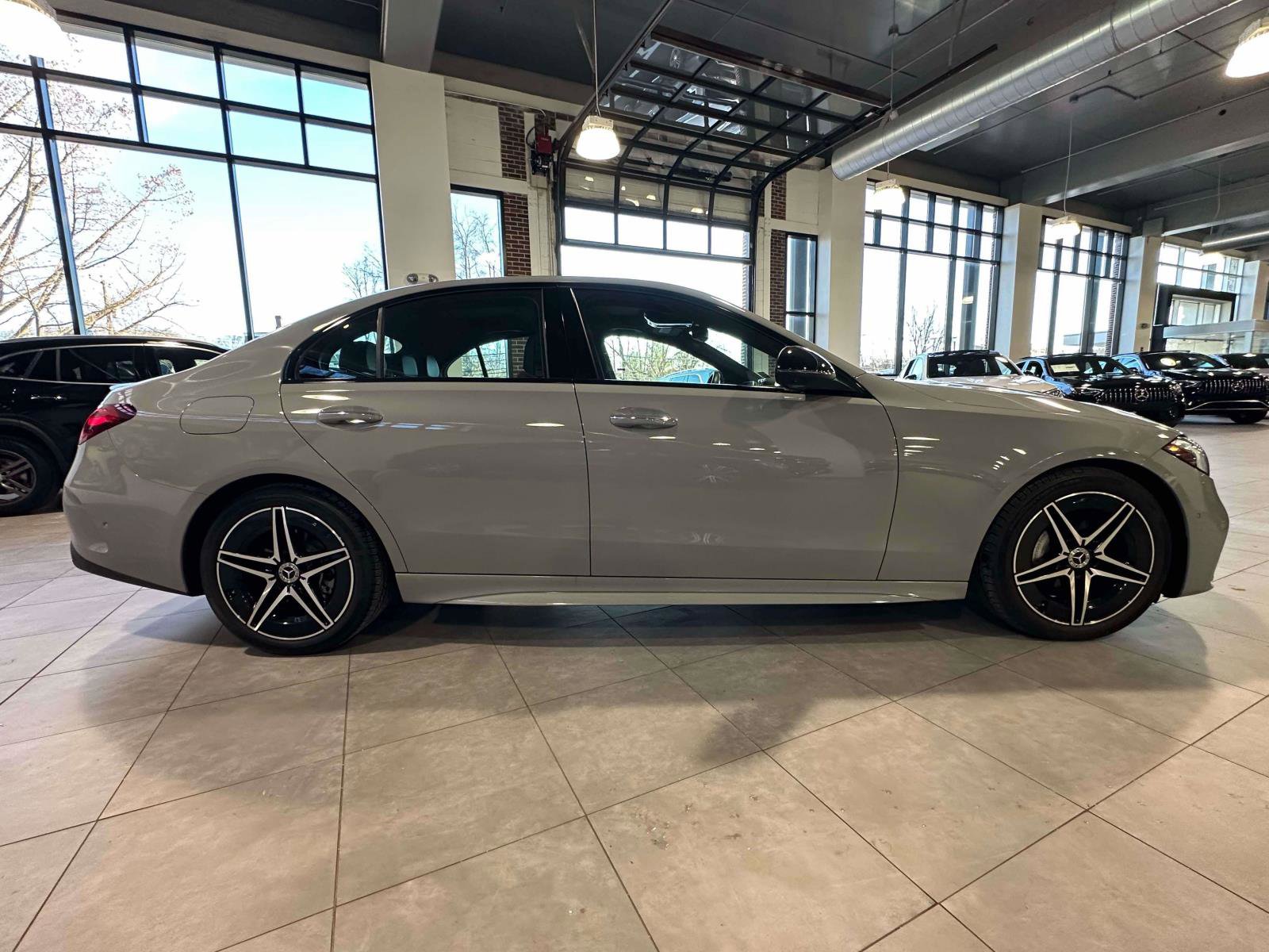 Used 2025 Mercedes-Benz C 300 4MATIC Sedan image 5