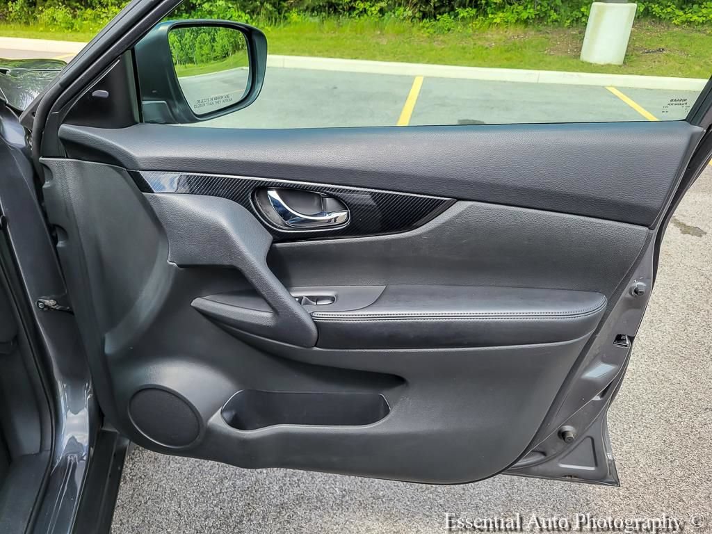 Used 2018 Nissan Rogue SL AWD/4WD image 31