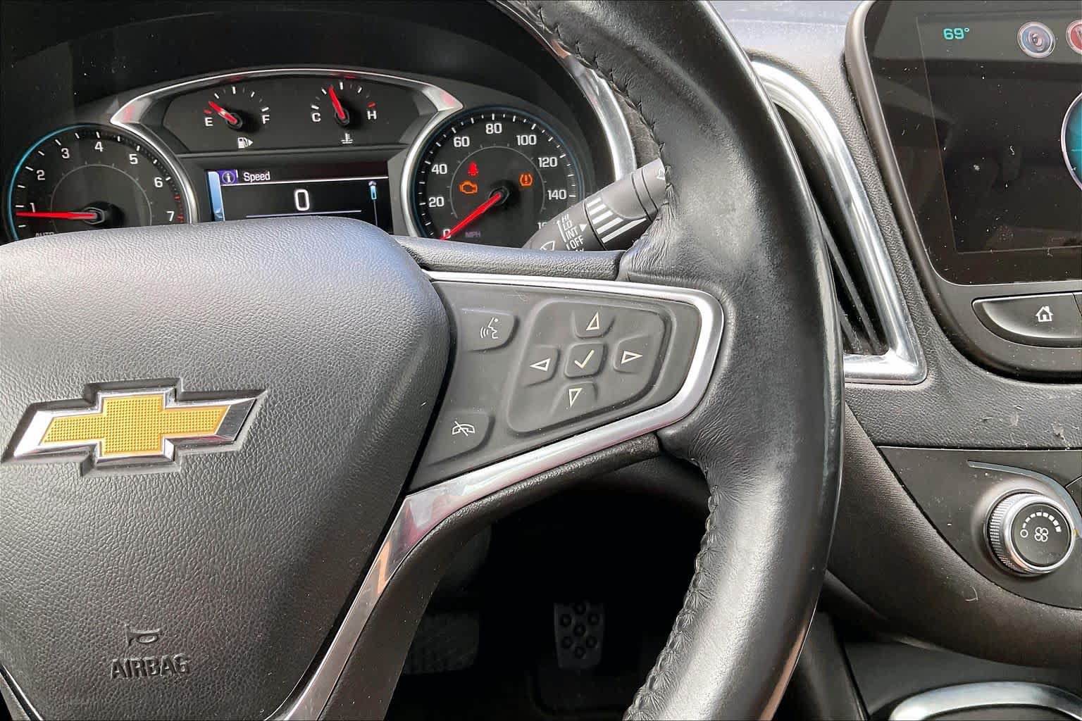 Used 2017 Chevrolet Malibu LT FWD image 24