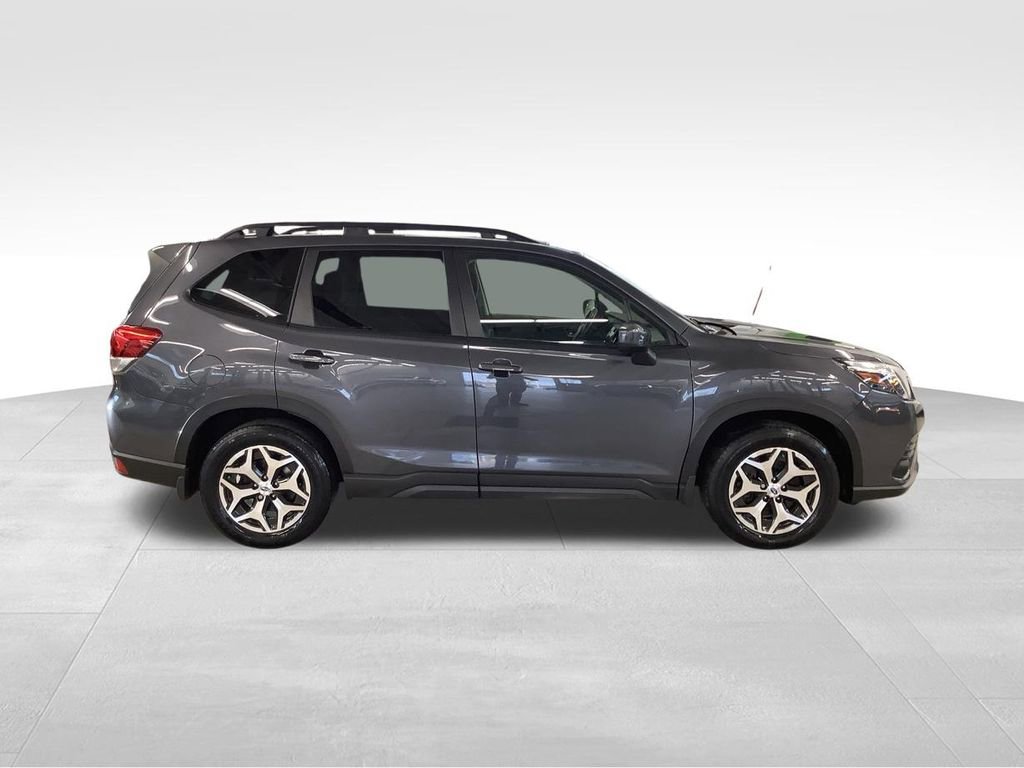 Certified 2023 Subaru Forester Premium AWD/4WD image 9