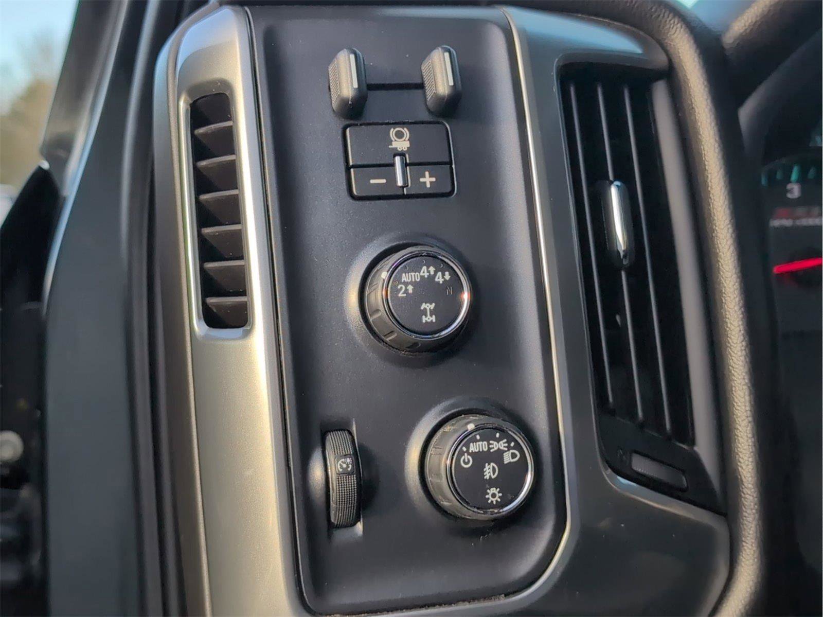 Used 2017 Chevrolet Silverado 1500 LT w/ All Star Edition image 29