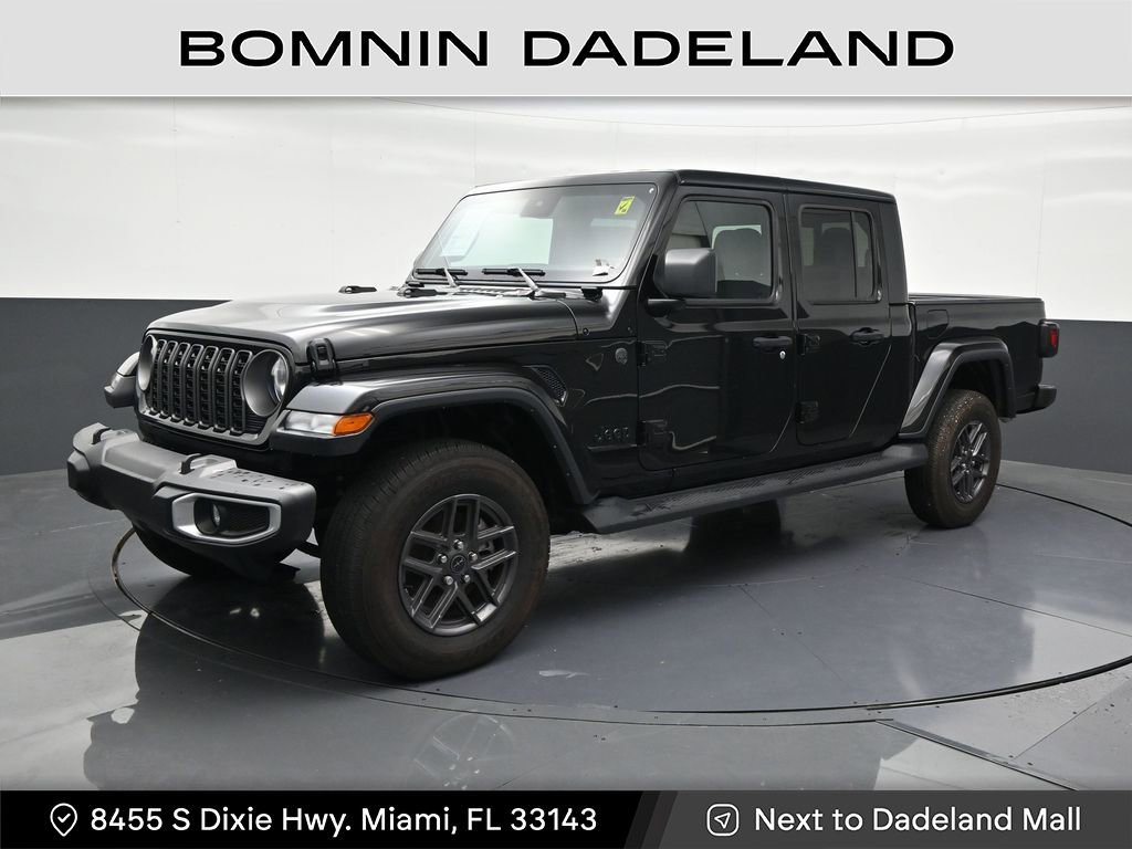 Used 2025 Jeep Gladiator Sport image 1