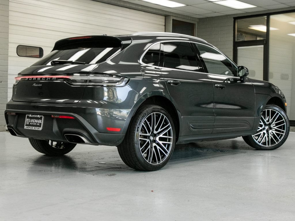 Used 2024 Porsche Macan Turbo AWD/4WD image 26