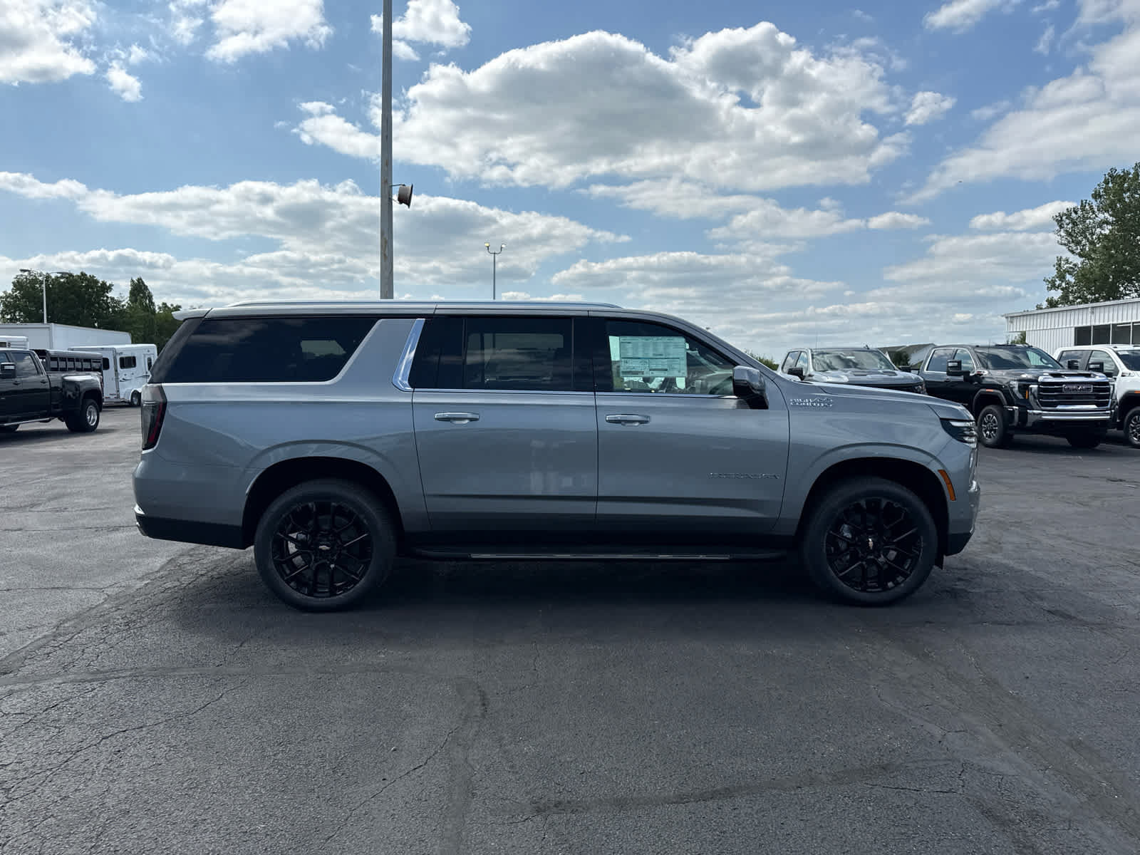 New 2026 Chevrolet Suburban High Country w/ Sun And Tow Package AWD/4WD image 6