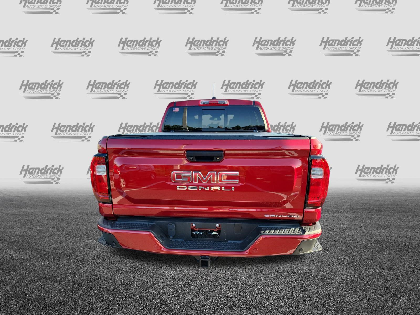 Used 2024 GMC Canyon Denali AWD/4WD image 9