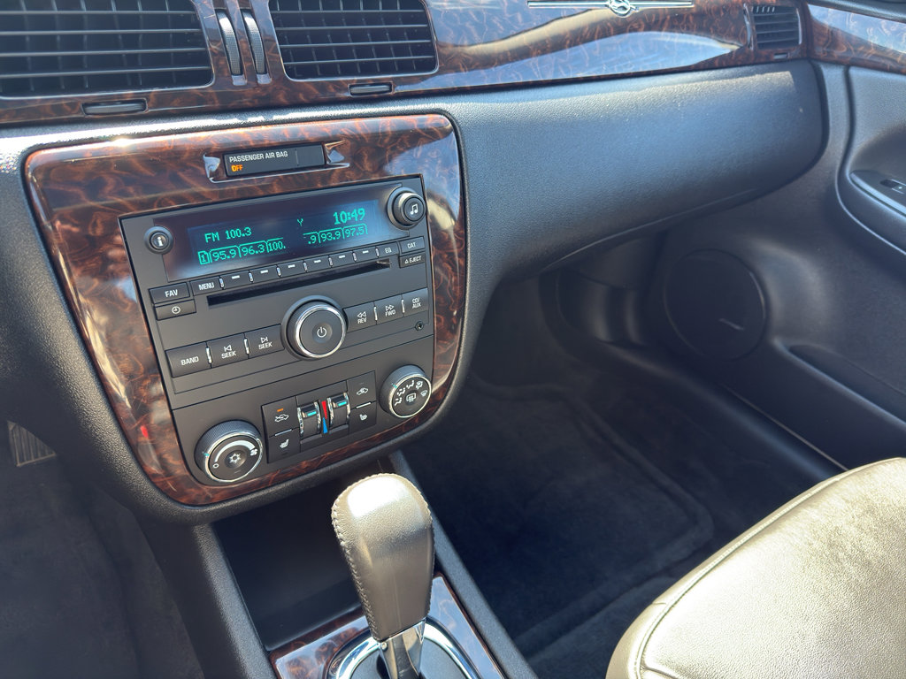 Used 2012 Chevrolet Impala LTZ FWD image 19